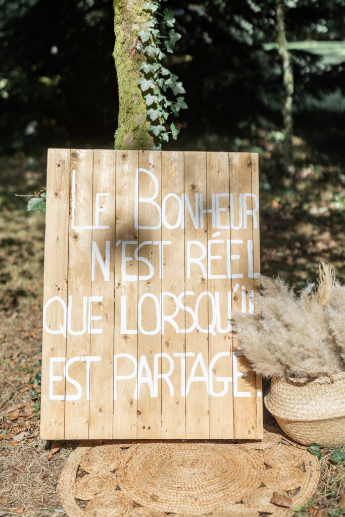 Le bonheur n'est réel que lorsqu'il est partagé